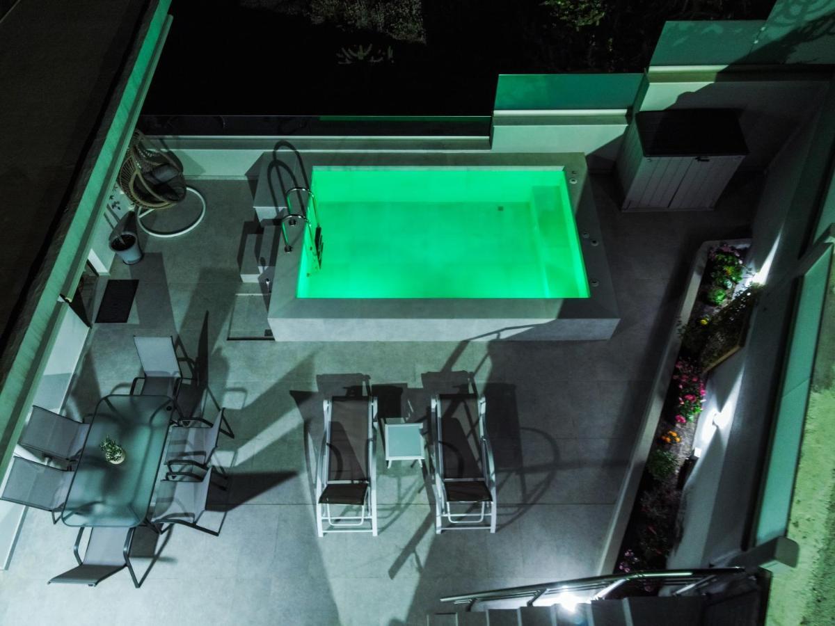 Onirion Homes : Stella'S Home Kolimvarion Bagian luar foto